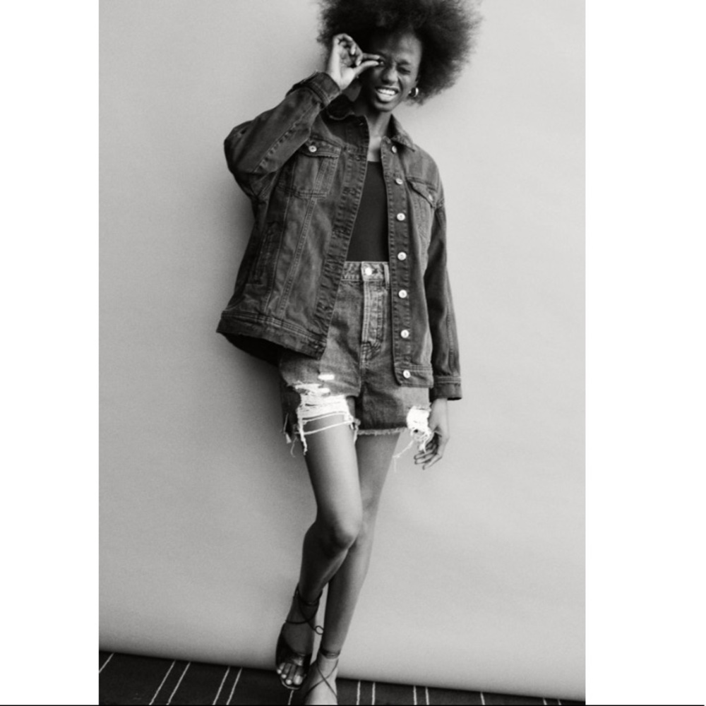 ❗️FINAL SALE❗️ZARA High rise ripped shorts